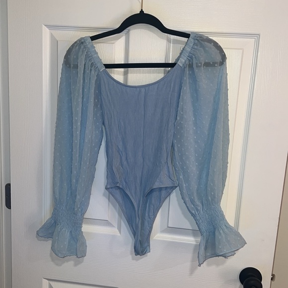 ❌SOLD❌3/$20 off the shoulder bodysuit - Picture 2 of 3